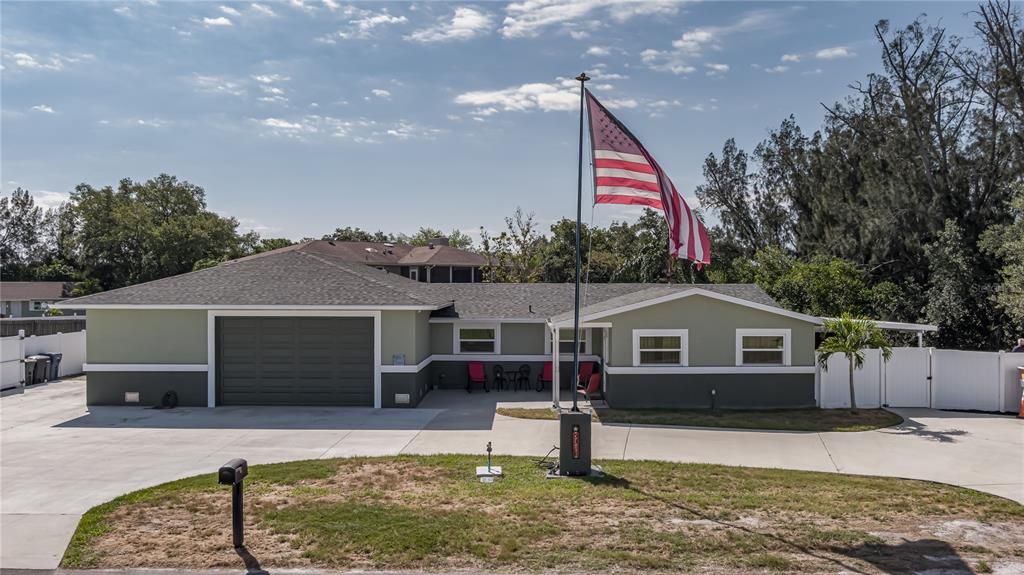 5318 Palmetto Point Drive Palmetto FL 34221 MLS # A4620337Multigeneration home with possibilities for extra income