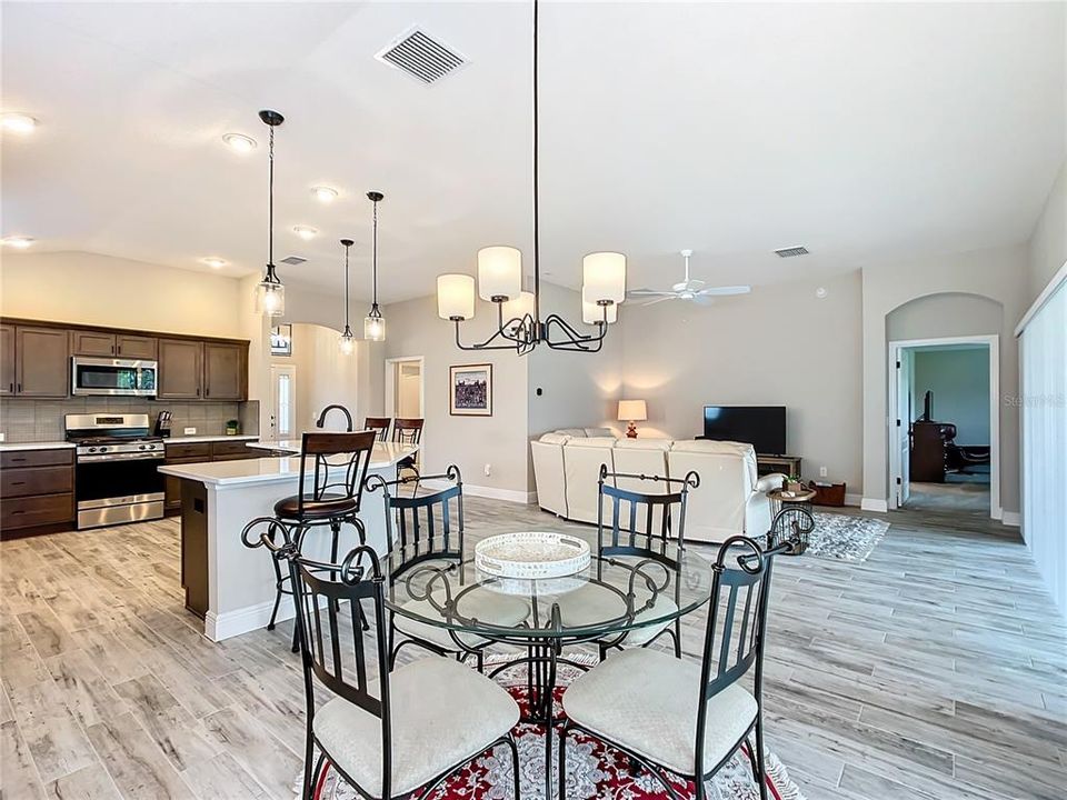 Active With Contract: $574,900 (3 beds, 3 baths, 1925 Square Feet)