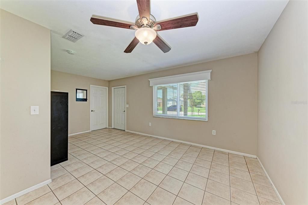 Active With Contract: $338,000 (2 beds, 2 baths, 1089 Square Feet)