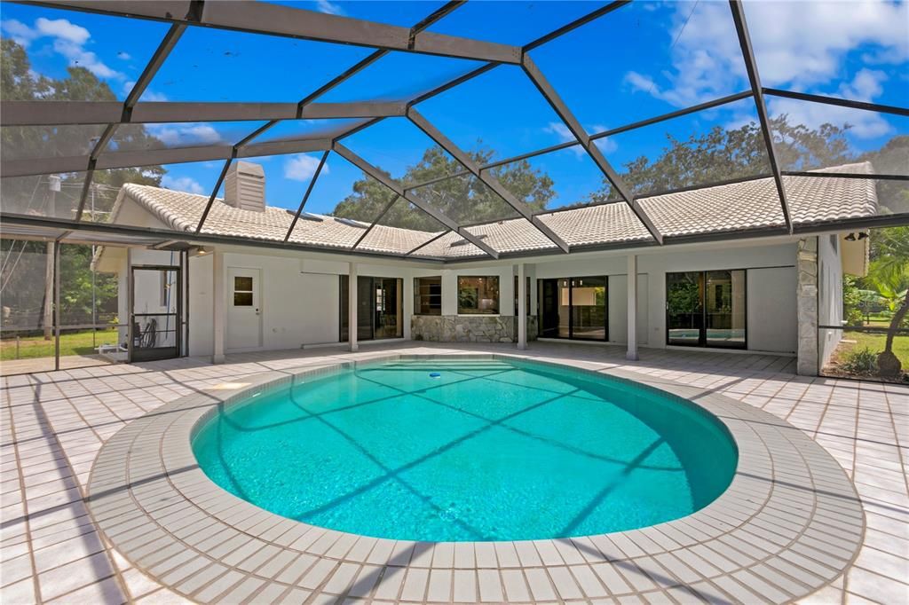 Main House - Horseshoe shaped pool