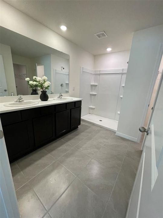 En-Suite Master Bathroom with Quartz Countertops