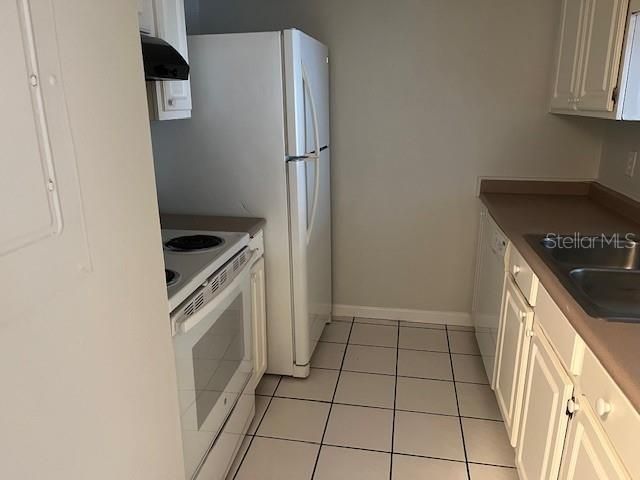 For Rent: $1,295 (2 beds, 1 baths, 938 Square Feet)