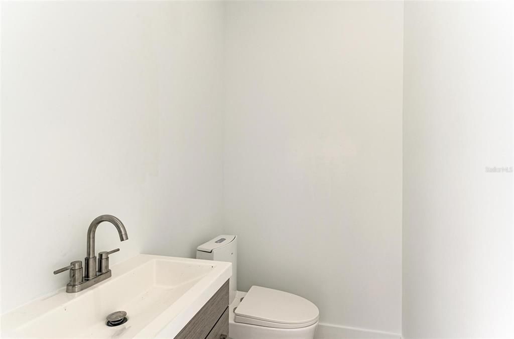 For Sale: $560,000 (3 beds, 2 baths, 2039 Square Feet)