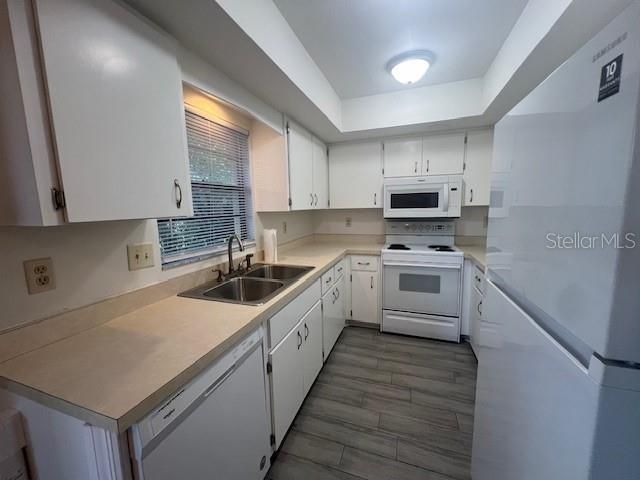 Active With Contract: $2,195 (2 beds, 2 baths, 888 Square Feet)