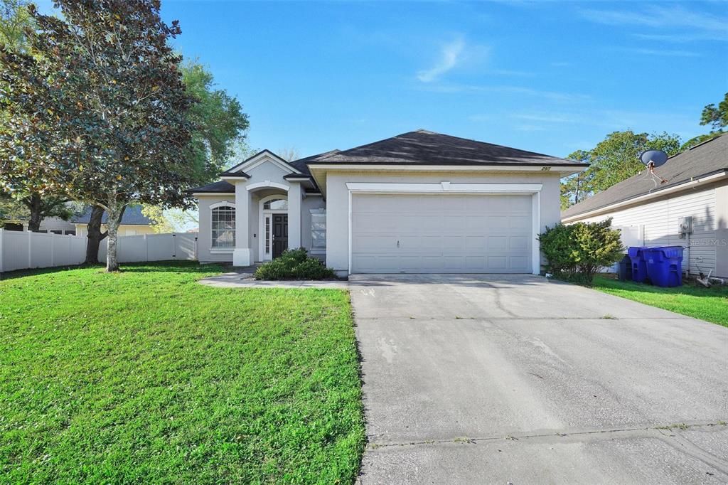 For Sale: $399,999 (3 beds, 2 baths, 2006 Square Feet)