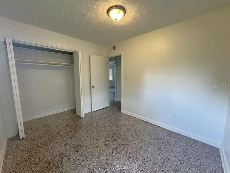 For Rent: $1,150 (2 beds, 1 baths, 794 Square Feet)