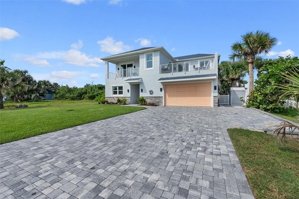 Pavers Driveway to 2 Car Garage