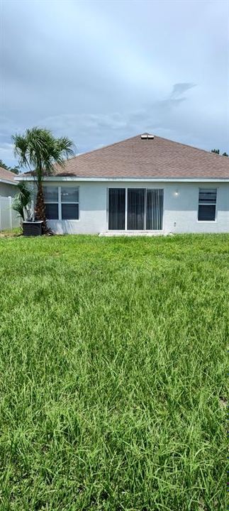 For Rent: $2,150 (3 beds, 2 baths, 1579 Square Feet)