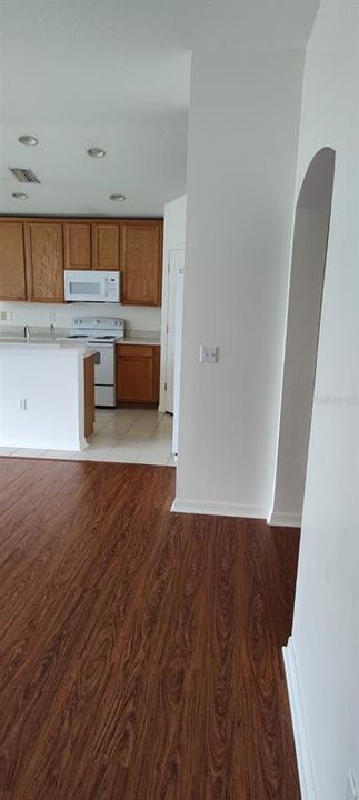 For Rent: $2,150 (3 beds, 2 baths, 1579 Square Feet)