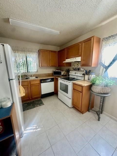 For Sale: $254,000 (2 beds, 2 baths, 1240 Square Feet)