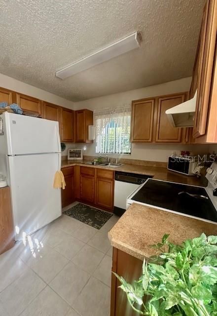 For Sale: $254,000 (2 beds, 2 baths, 1240 Square Feet)