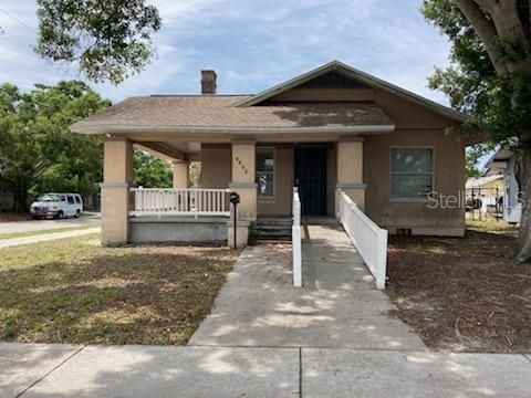 Active With Contract: $1,850 (3 beds, 1 baths, 1140 Square Feet)