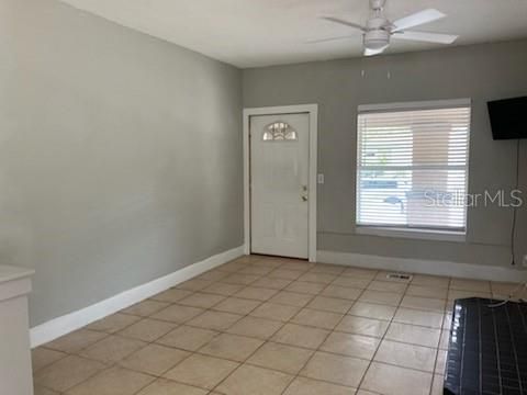 Active With Contract: $1,850 (3 beds, 1 baths, 1140 Square Feet)