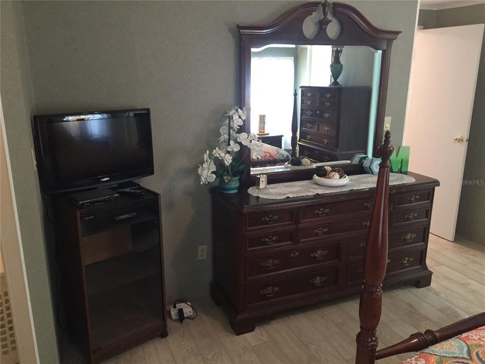 For Rent: $2,500 (2 beds, 2 baths, 1408 Square Feet)