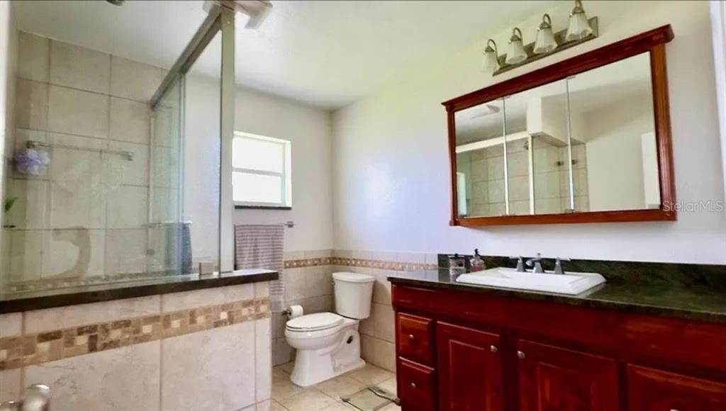 Active With Contract: $3,950 (2 beds, 2 baths, 1336 Square Feet)