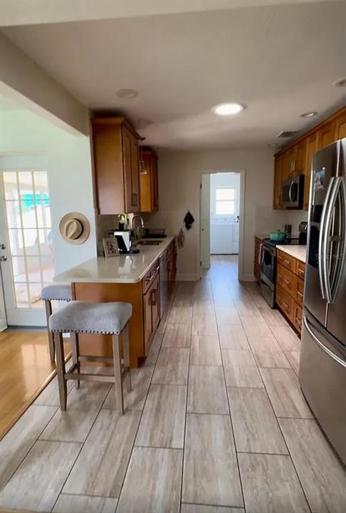 Active With Contract: $3,950 (2 beds, 2 baths, 1336 Square Feet)