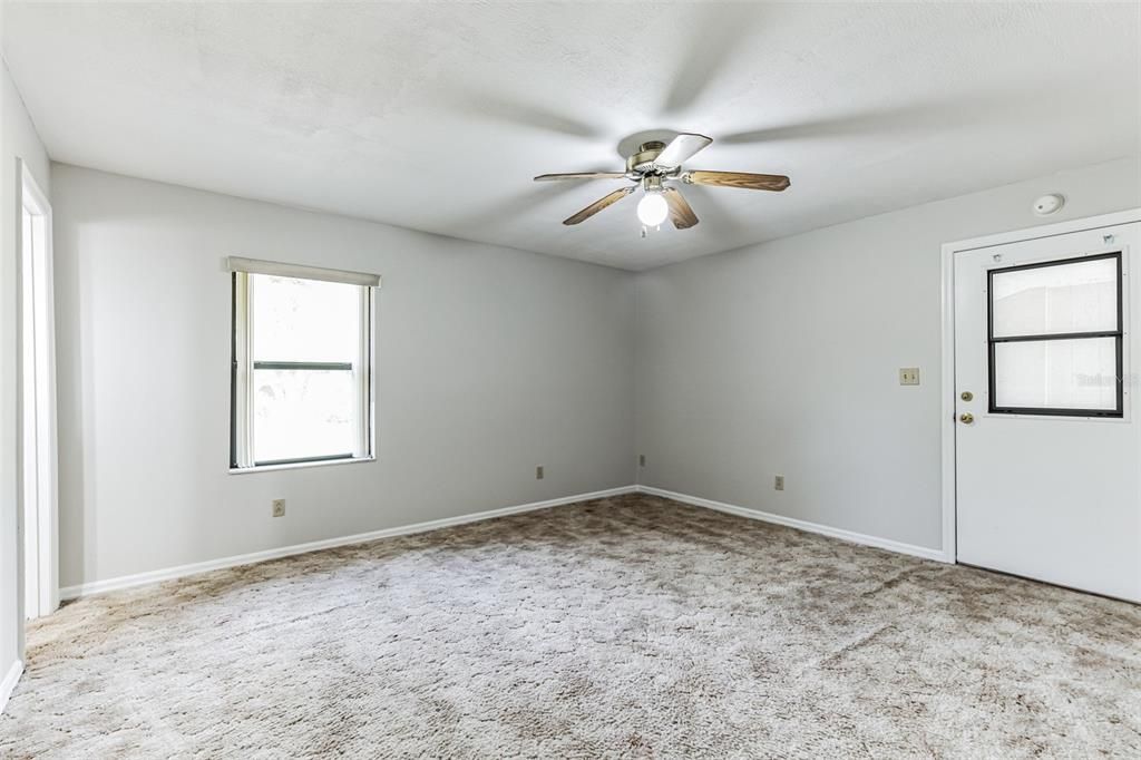 Active With Contract: $219,900 (3 beds, 2 baths, 1680 Square Feet)