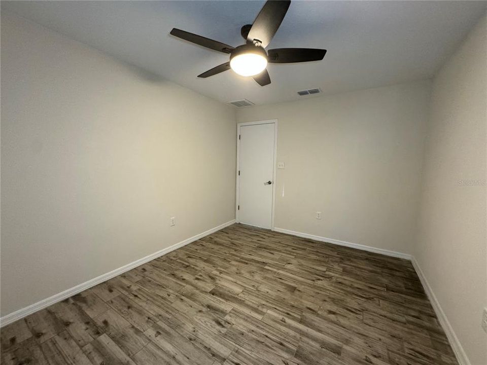 For Sale: $260,000 (2 beds, 1 baths, 941 Square Feet)