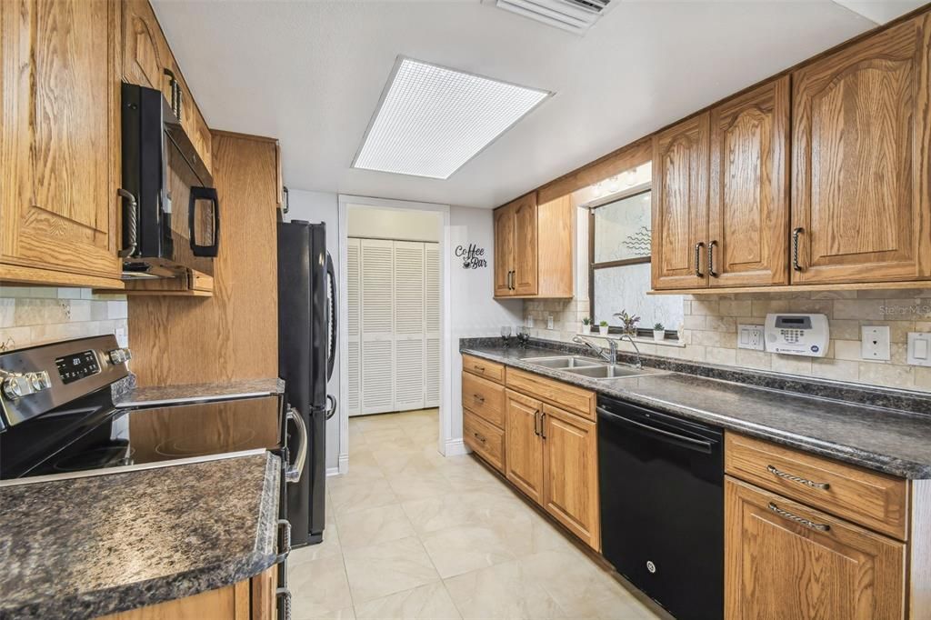 For Sale: $325,000 (3 beds, 2 baths, 1166 Square Feet)