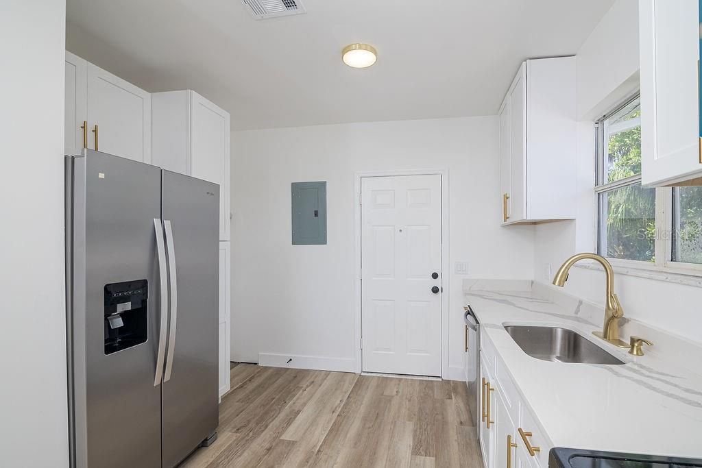 Active With Contract: $550,000 (4 beds, 4 baths, 2128 Square Feet)