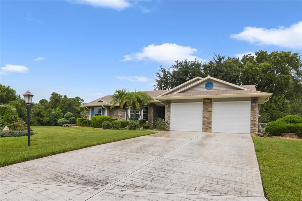 For Sale: $329,000 (3 beds, 2 baths, 1966 Square Feet)