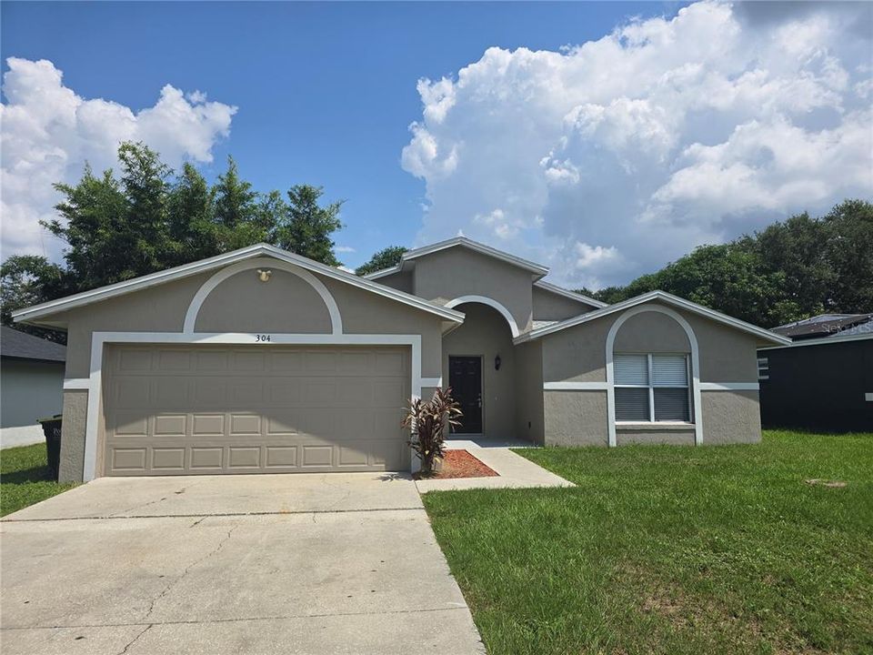 For Sale: $315,000 (3 beds, 2 baths, 1474 Square Feet)