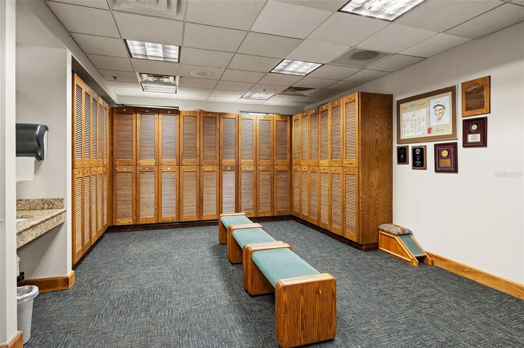 Mens Lockers