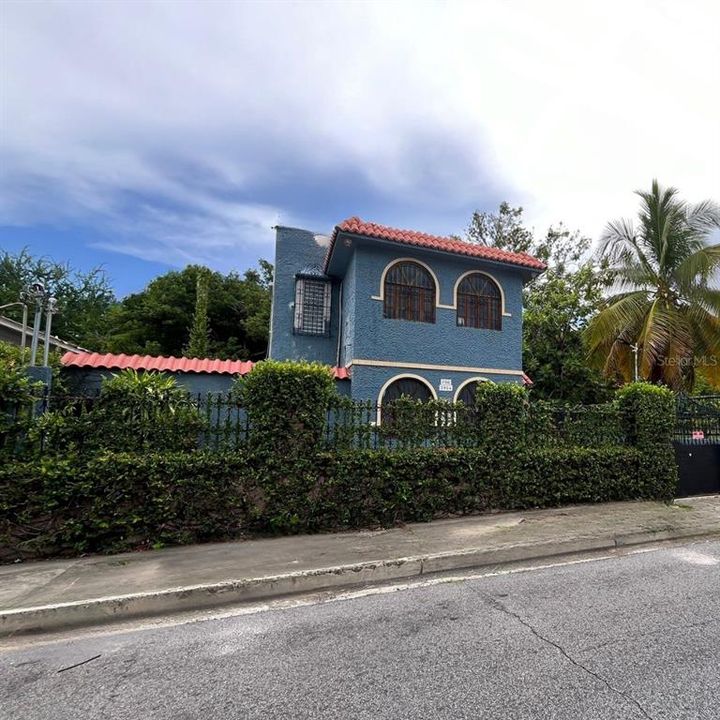Recently Sold: $250,000 (5 beds, 2 baths, 2805 Square Feet)