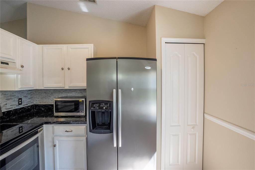 Active With Contract: $319,900 (3 beds, 2 baths, 1212 Square Feet)