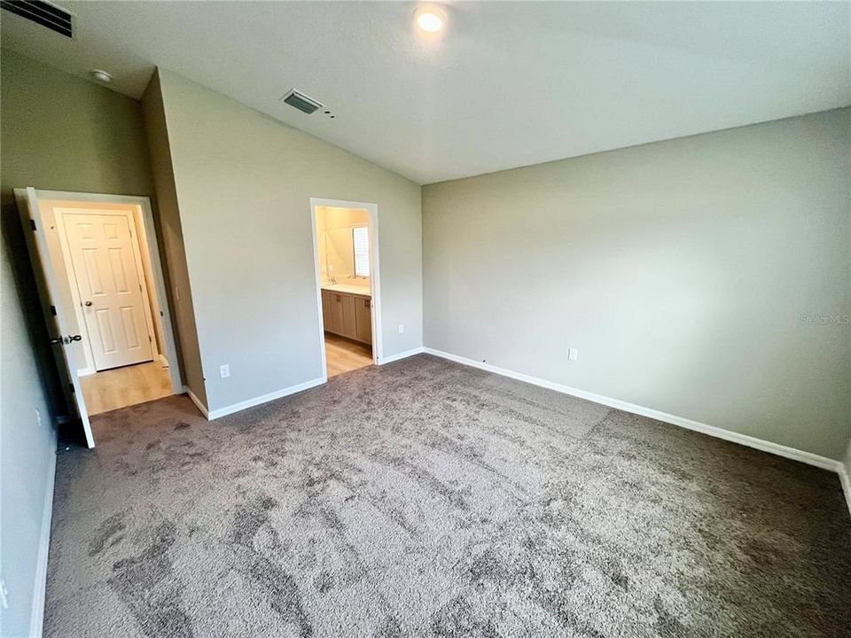 For Rent: $2,295 (3 beds, 2 baths, 1420 Square Feet)