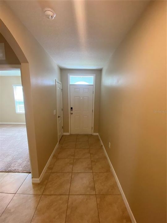 For Rent: $2,350 (4 beds, 2 baths, 1846 Square Feet)