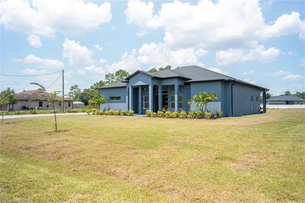 For Sale: $710,000 (3 beds, 3 baths, 2719 Square Feet)