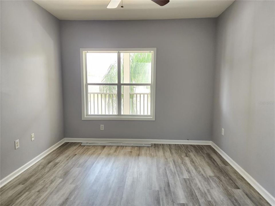 Active With Contract: $1,350 (1 beds, 1 baths, 794 Square Feet)