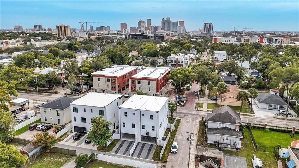 Active With Contract: $805,000 (3 beds, 3 baths, 2258 Square Feet)