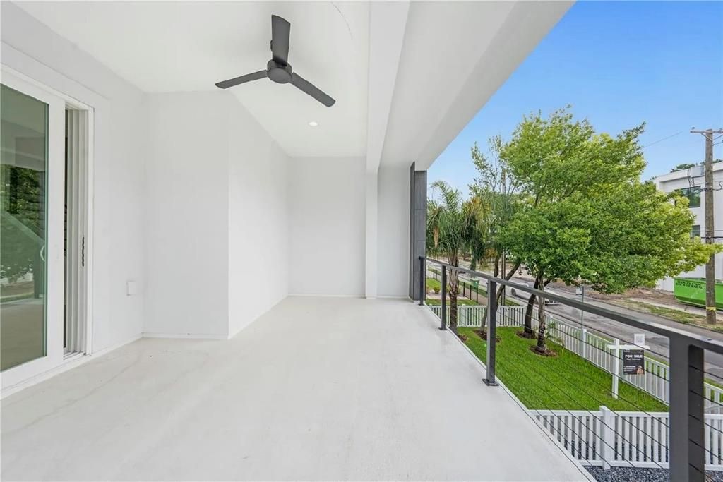 Active With Contract: $805,000 (3 beds, 3 baths, 2258 Square Feet)