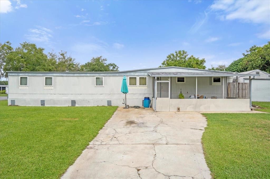 Active With Contract: $109,900 (2 beds, 2 baths, 980 Square Feet)