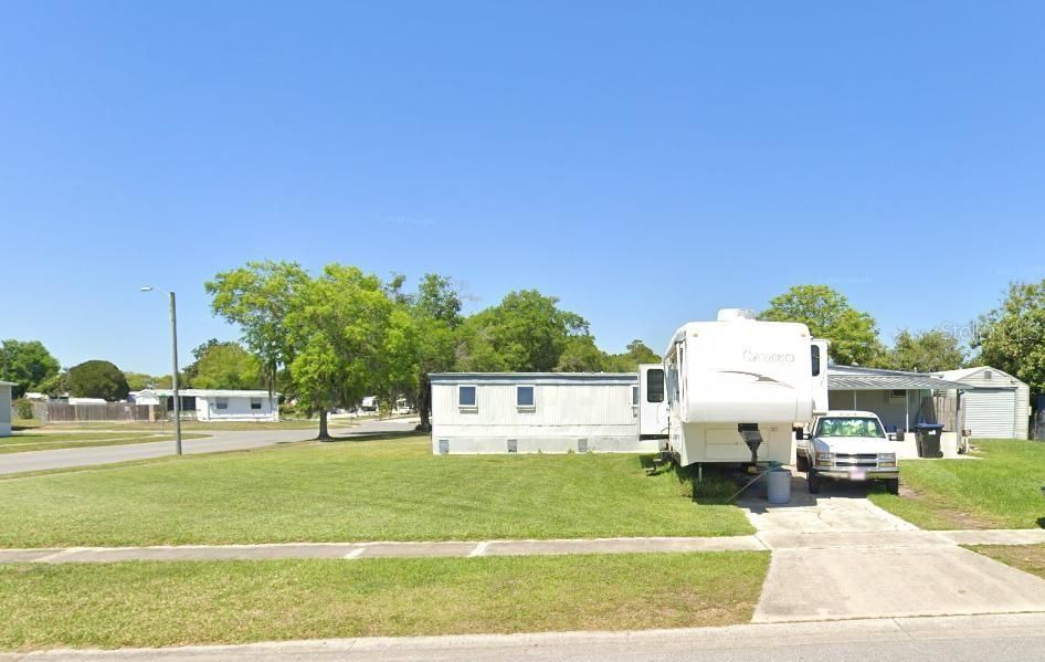 Active With Contract: $109,900 (2 beds, 2 baths, 980 Square Feet)