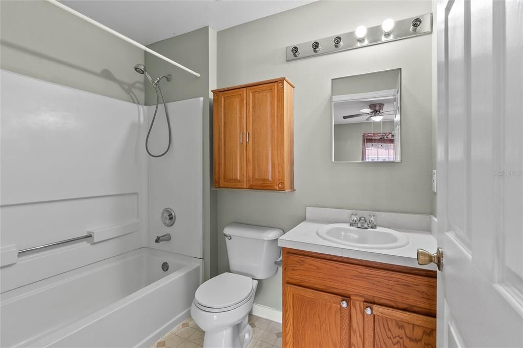 For Sale: $253,900 (2 beds, 2 baths, 1296 Square Feet)