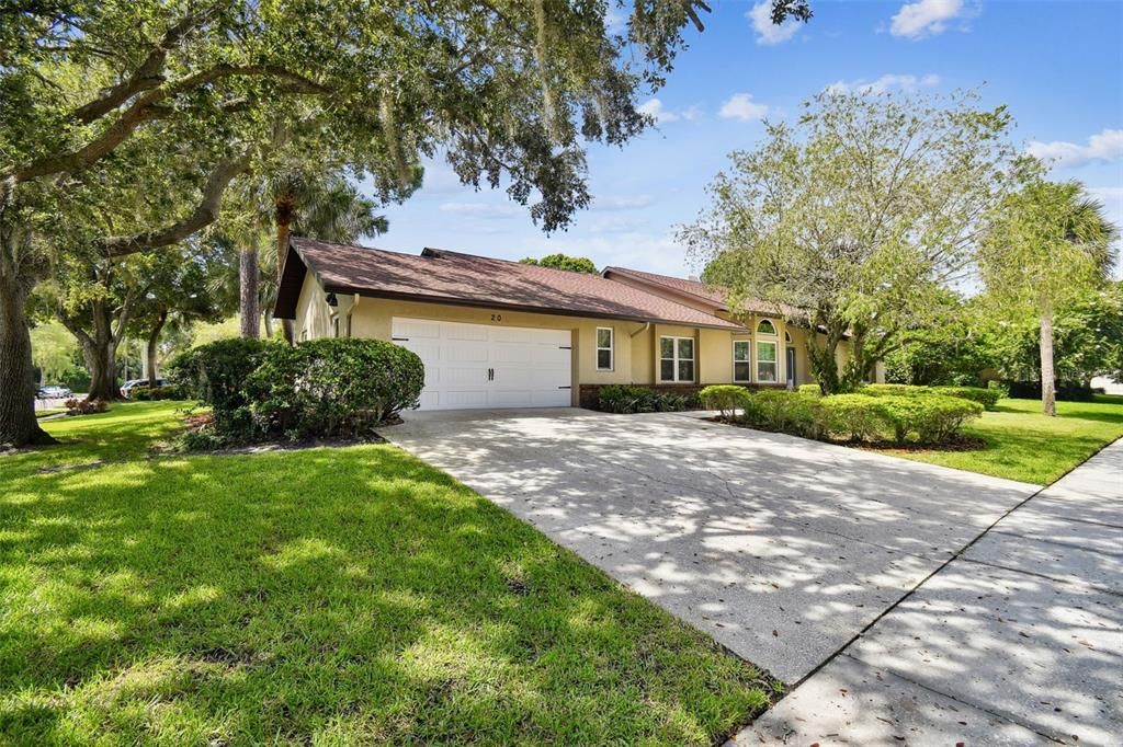 Active With Contract: $625,000 (3 beds, 2 baths, 2082 Square Feet)