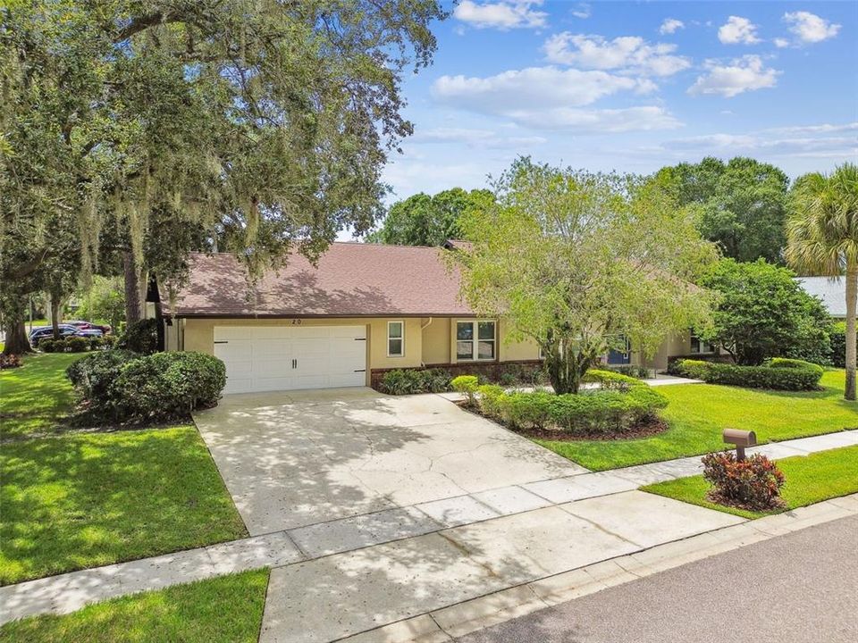 Active With Contract: $625,000 (3 beds, 2 baths, 2082 Square Feet)