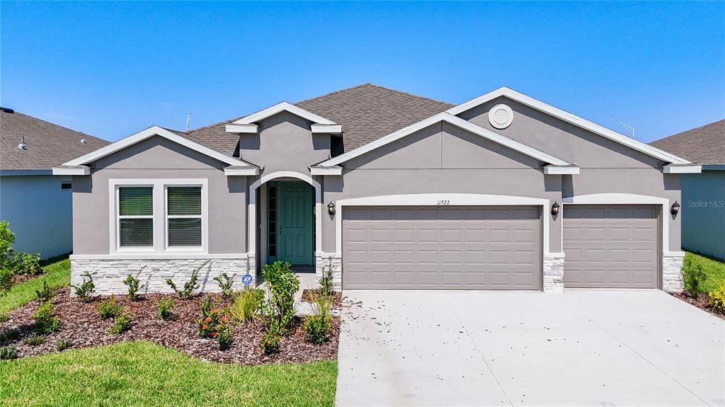 Active With Contract: $2,650 (4 beds, 3 baths, 2537 Square Feet)