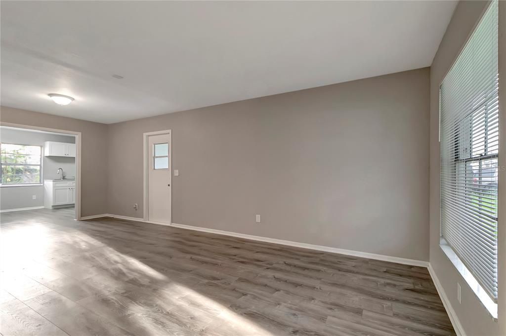 Active With Contract: $299,000 (4 beds, 2 baths, 1275 Square Feet)