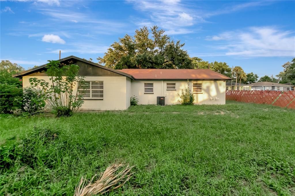 Active With Contract: $299,000 (4 beds, 2 baths, 1275 Square Feet)