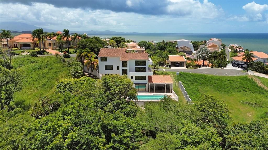 En Venta: $2,695,000 (4 camas, 4 baños, 3800 Pies cuadrados)