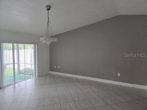 Active With Contract: $1,600 (2 beds, 2 baths, 1003 Square Feet)