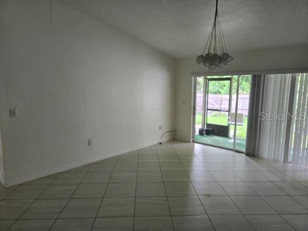 Active With Contract: $1,600 (2 beds, 2 baths, 1003 Square Feet)