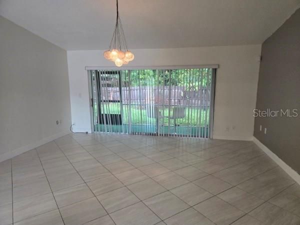 Active With Contract: $1,600 (2 beds, 2 baths, 1003 Square Feet)