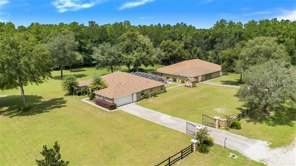 For Sale: $999,999 (3 beds, 2 baths, 2501 Square Feet)