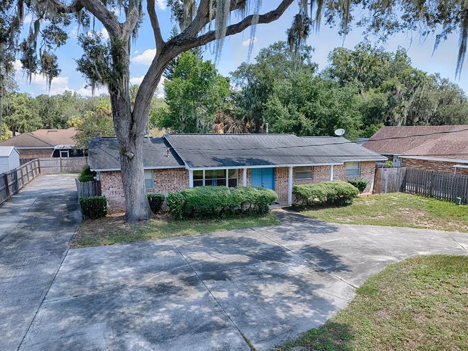 Active With Contract: $225,000 (3 beds, 2 baths, 1630 Square Feet)