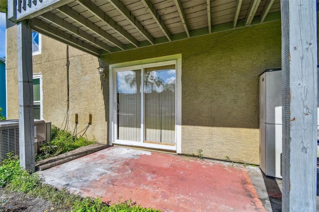 Active With Contract: $162,500 (3 beds, 1 baths, 1113 Square Feet)